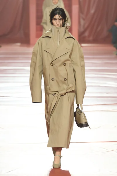 Look 1